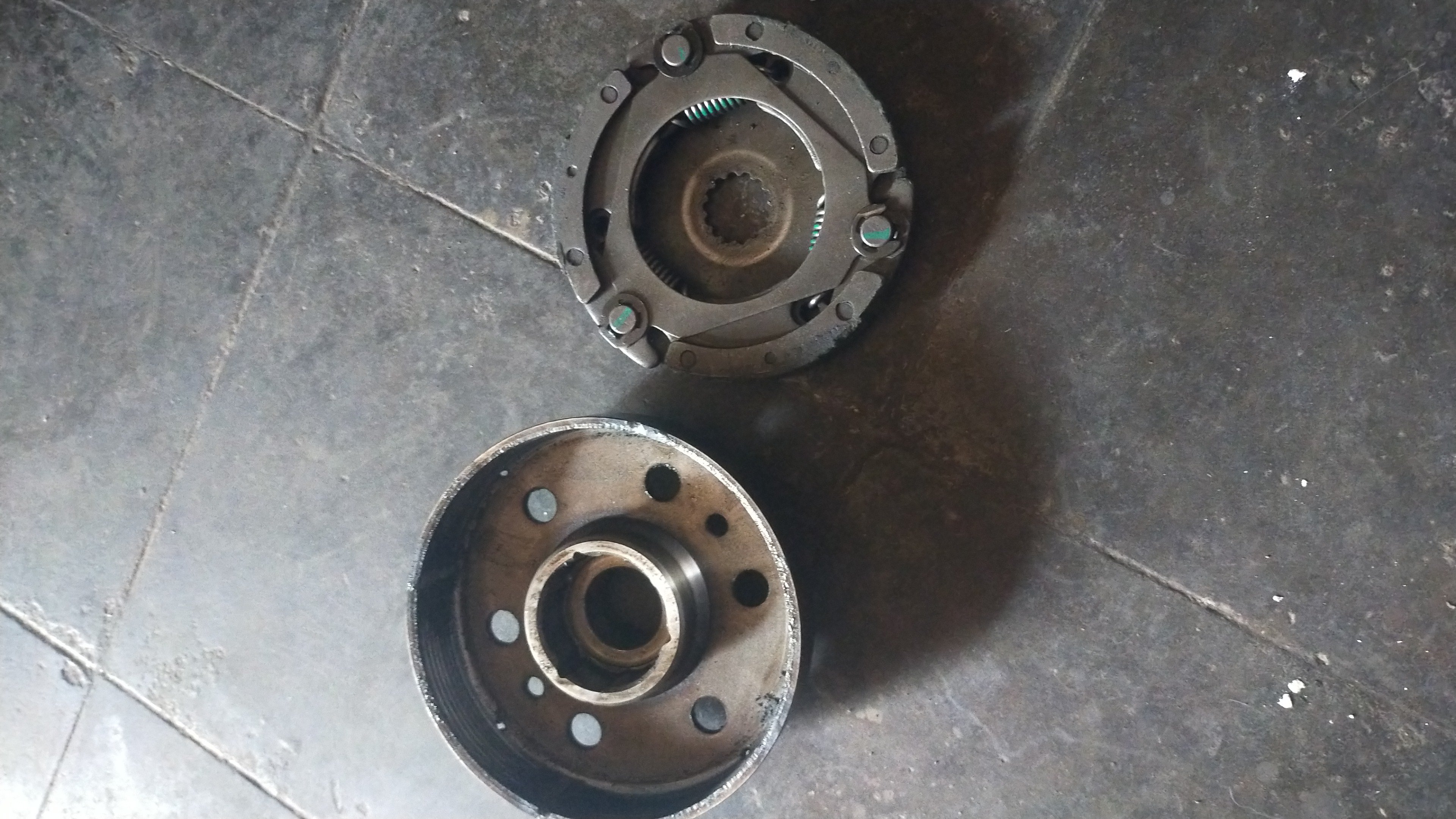 Suku cadang kendaraan bermotor